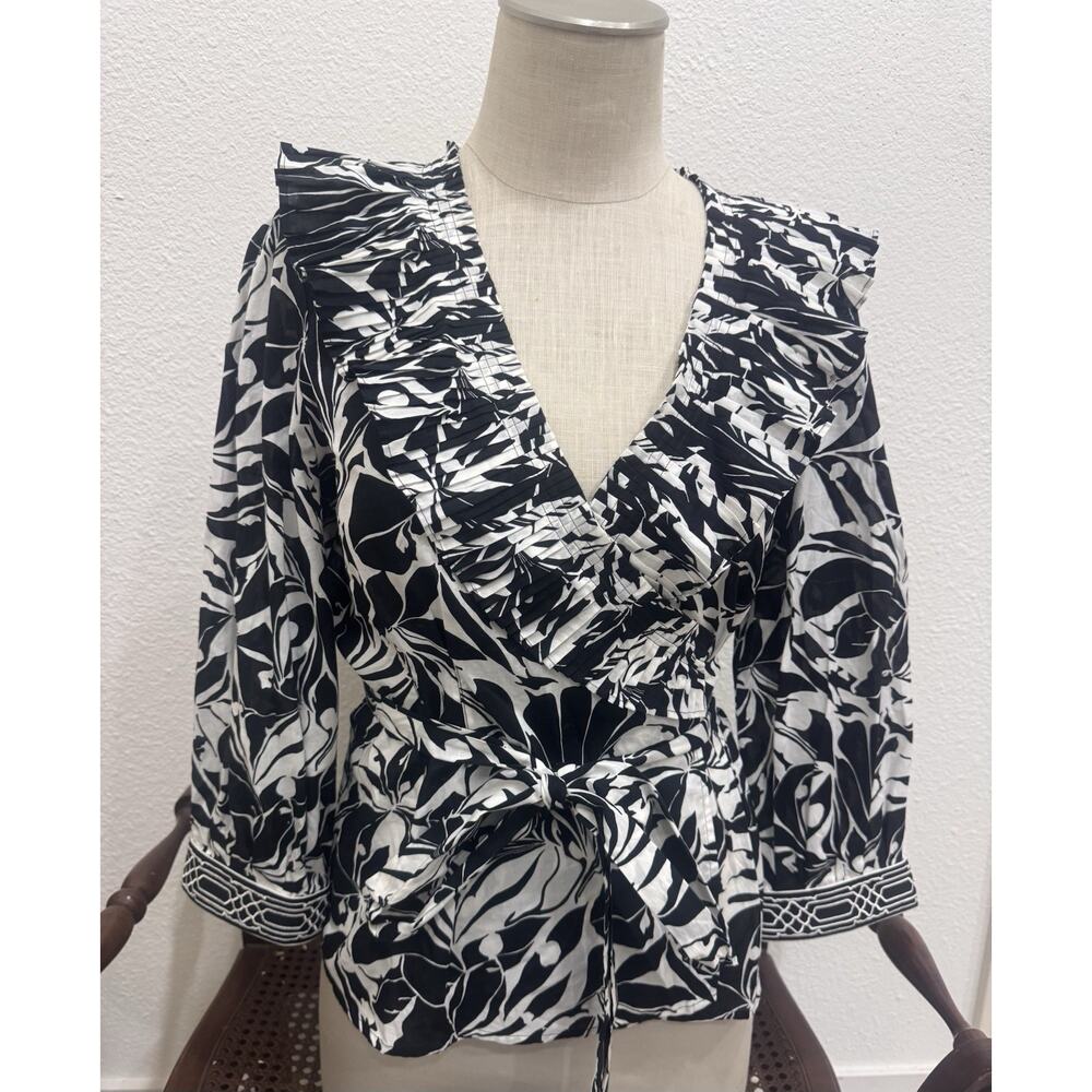Robert Graham Blouse size L black and white wrap blouse/ 3/4 Sleeve V-Neck